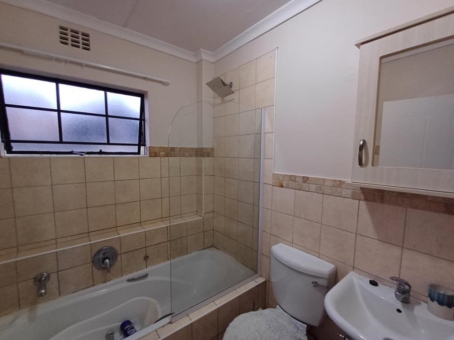 2 Bedroom Property for Sale in Hillside Free State